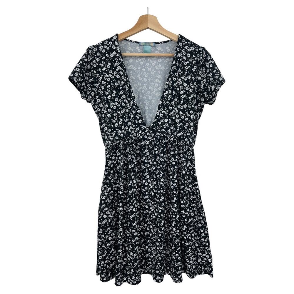 Good Luck Gem Black Ditsy Floral Mini Dress Medium Pockets Skater V-Neck Boho M